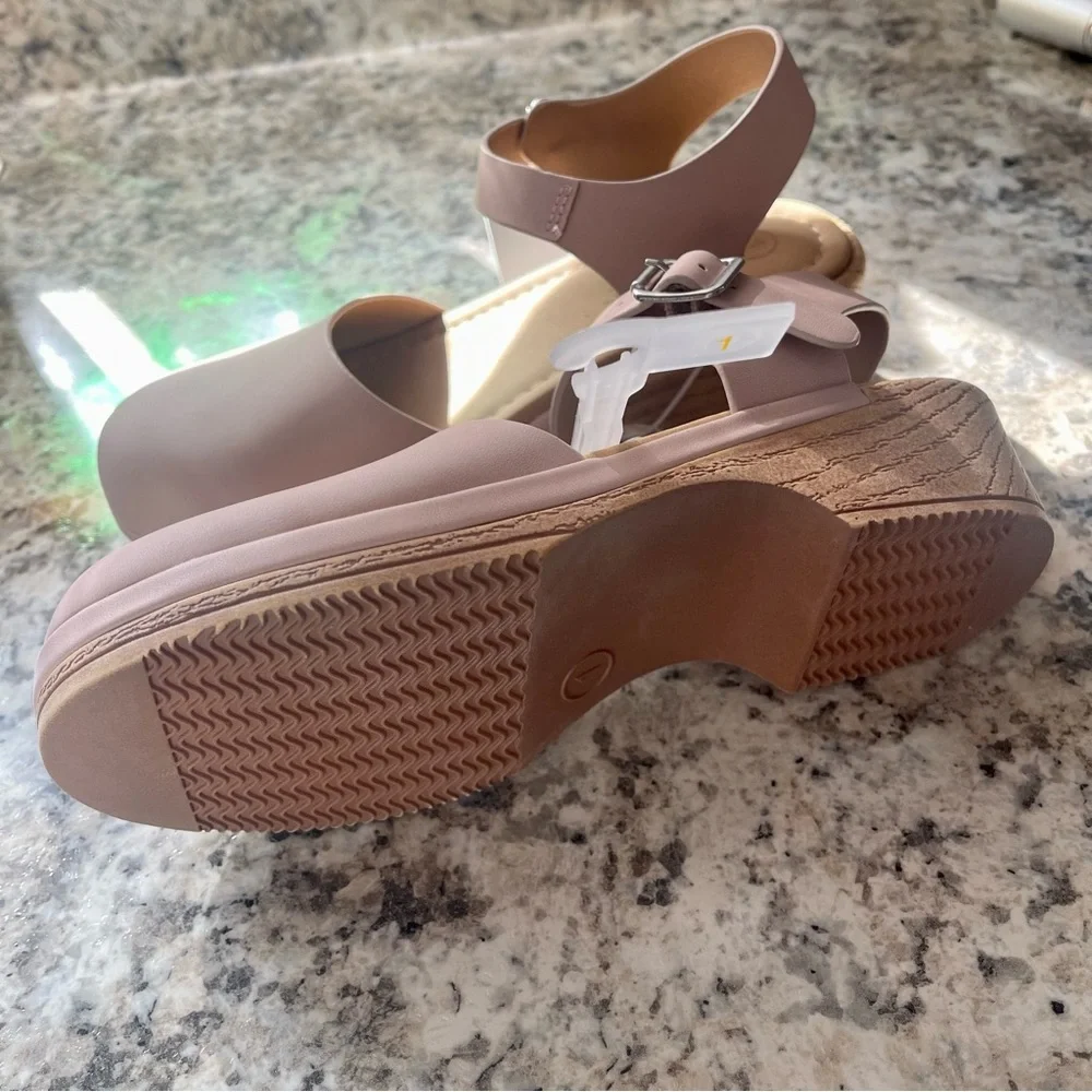 Cat & Jack Size 1 shoes - Picture 2 of 2